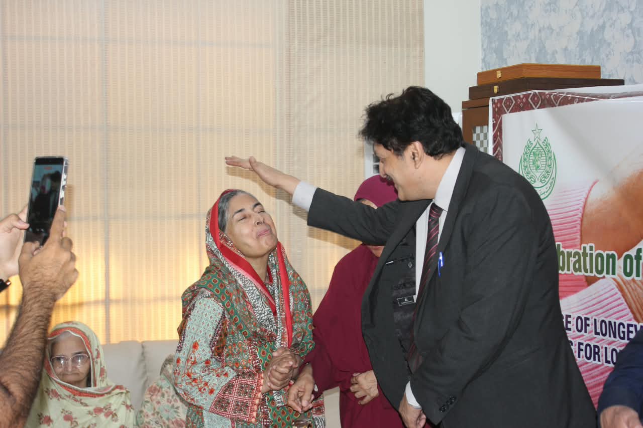 Secretary Social Welfare Department visits Bint-e-Fatima Old Age Home